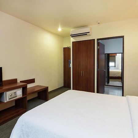 Hampton By Hilton San Juan Del Rio Ξενοδοχείο Εξωτερικό φωτογραφία