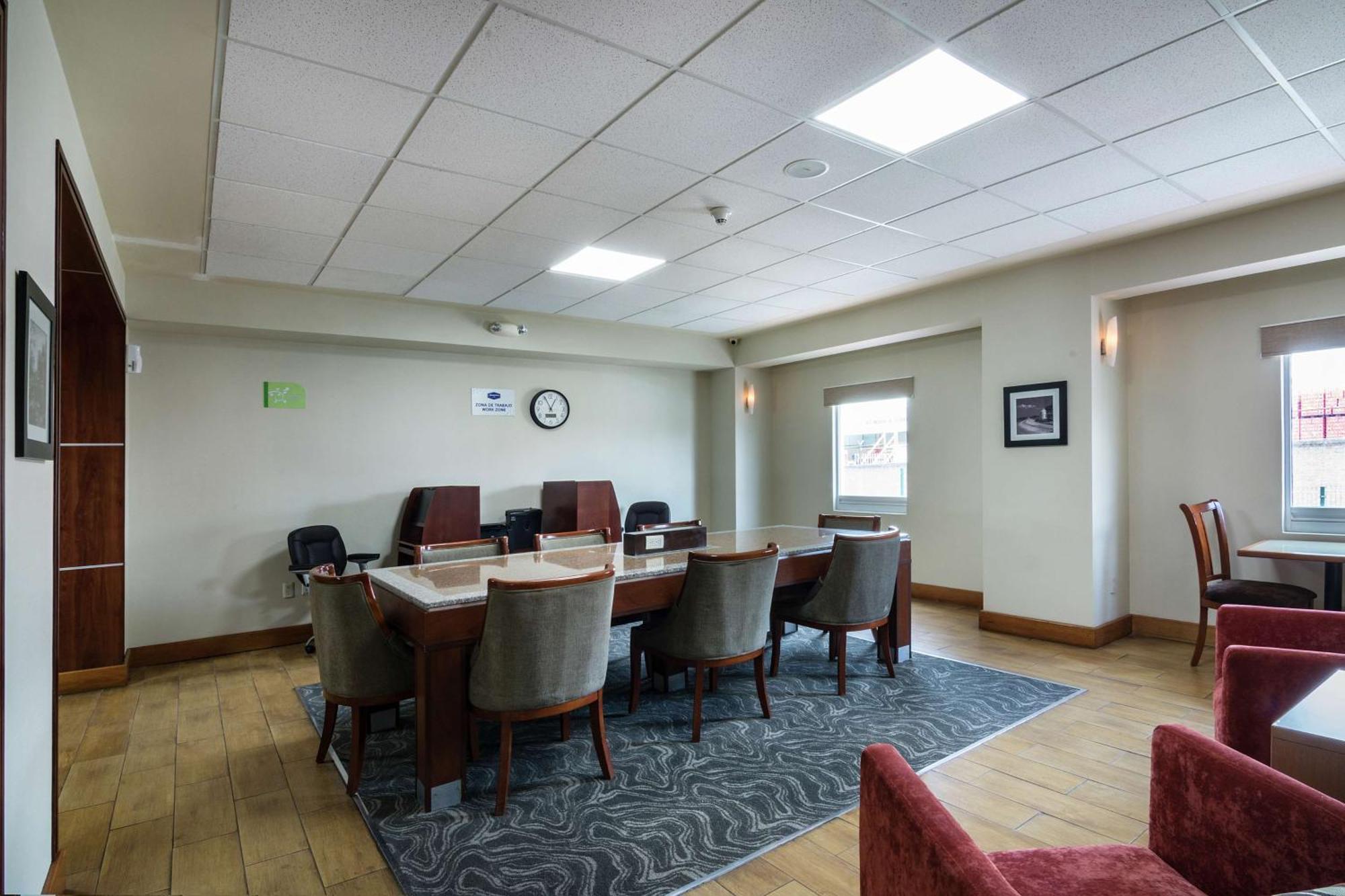 Hampton By Hilton San Juan Del Rio Ξενοδοχείο Εξωτερικό φωτογραφία